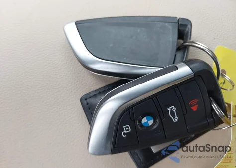 2024 BMW 330I xDrive из США, поврежденный, VIN 3MW89FF07R8E21975